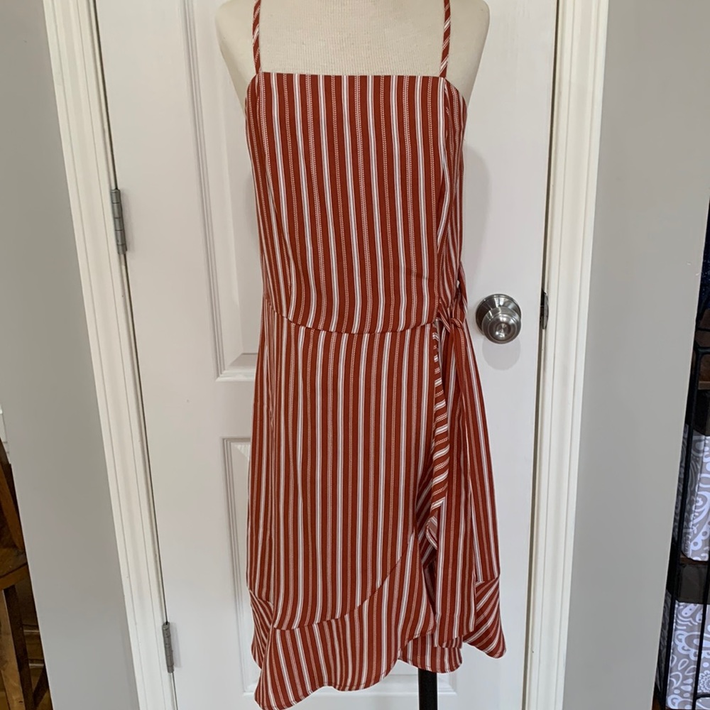 Womens size small Rust/Ivory dress with shoulder straps and side tie